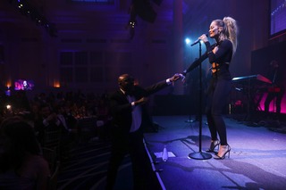 Rita Ora feet photo thumbnail