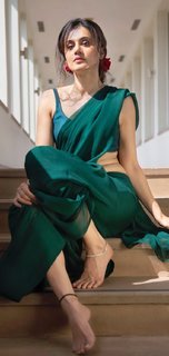 Taapsee Pannu feet photo thumbnail