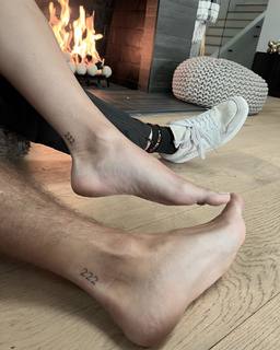 Charly Jordan feet photo thumbnail