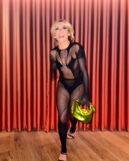 Ashley Roberts feet photo thumbnail