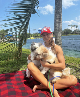 Karolina Kowalkiewicz feet photo thumbnail