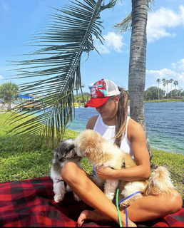 Karolina Kowalkiewicz feet photo thumbnail