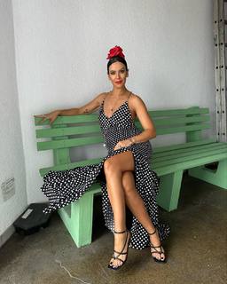 Cristina Pedroche feet photo thumbnail