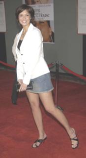 Mandy Moore feet photo thumbnail