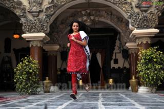 Trisha Krishnan feet photo thumbnail