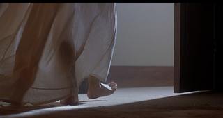 Alyssa Milano feet photo thumbnail