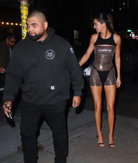 Kendall Jenner feet photo thumbnail