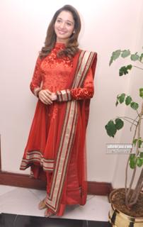 Tamannaah Bhatia feet photo thumbnail