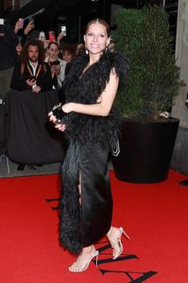 Sienna Miller feet photo thumbnail