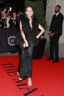Sienna Miller feet photo thumbnail