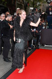 Sienna Miller feet photo thumbnail
