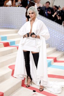 Cara Delevingne feet photo thumbnail