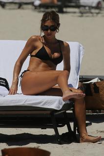 Chantel Jeffries feet photo thumbnail