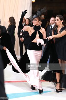 Jennifer Lopez feet photo thumbnail