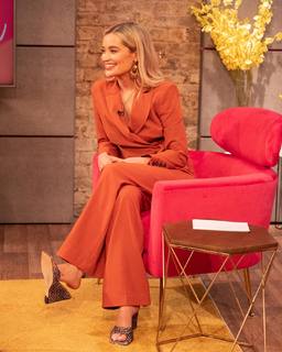 Laura Whitmore feet photo thumbnail