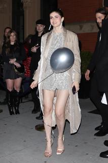Alexandra Daddario feet photo thumbnail