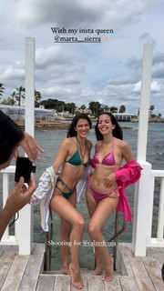 Iris Mittenaere feet photo thumbnail