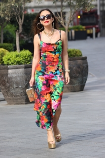 Myleene Klass feet photo thumbnail
