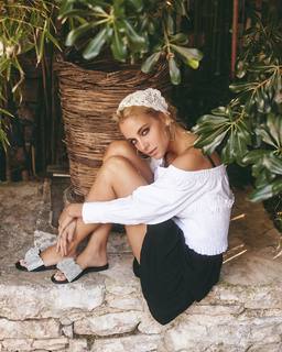 Doukissa Nomikou feet photo thumbnail
