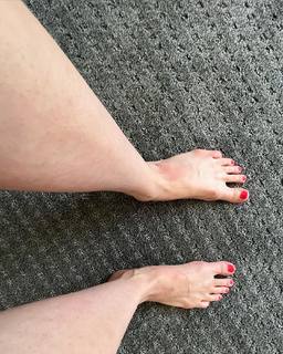 Colleen Ballinger feet photo 4