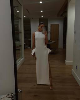 Olivia Culpo feet photo thumbnail