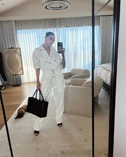 Olivia Culpo feet photo thumbnail