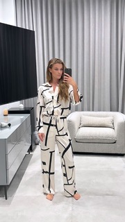 Nina Agdal feet photo thumbnail