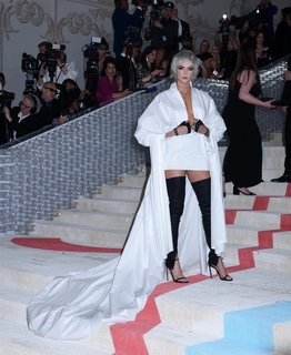 Cara Delevingne feet photo thumbnail