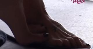Elisabetta Canalis feet photo thumbnail