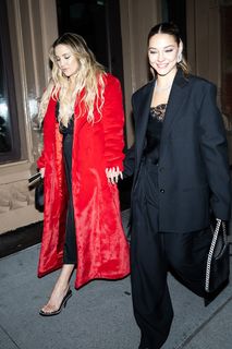 Kate Hudson feet photo thumbnail