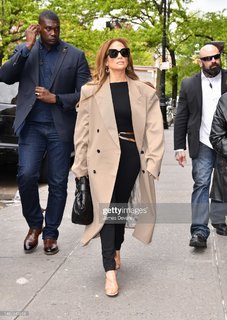 Jennifer Lopez feet photo thumbnail