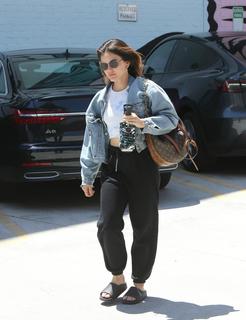 Lucy Hale feet photo thumbnail