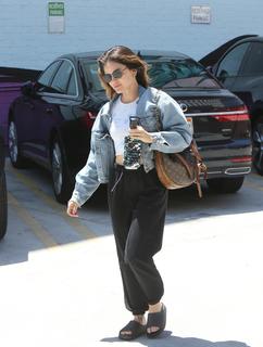 Lucy Hale feet photo thumbnail