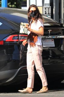 Mila Kunis feet photo thumbnail