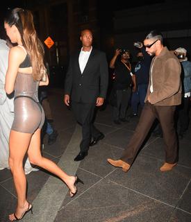 Kendall Jenner feet photo thumbnail