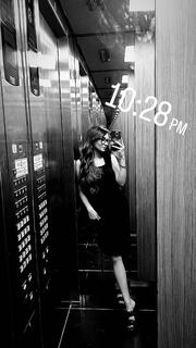 Anushka Sen feet photo thumbnail