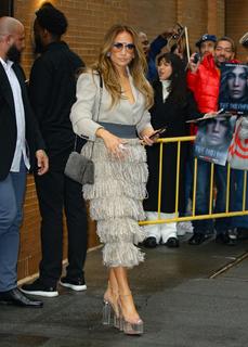 Jennifer Lopez feet photo thumbnail