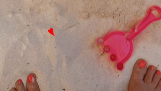 Yoseline Hoffman feet photo thumbnail