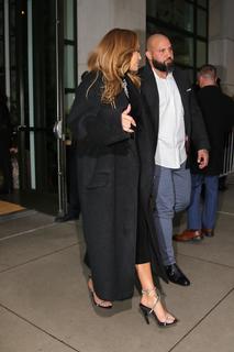 Jennifer Lopez feet photo thumbnail