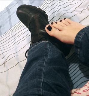 Isa Pes feet photo thumbnail