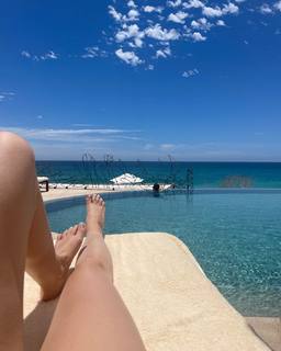 Ashley Tisdale feet photo thumbnail