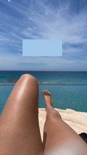 Ashley Tisdale feet photo thumbnail