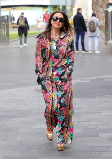 Myleene Klass feet photo thumbnail