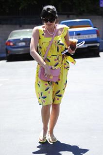 Selma Blair feet photo thumbnail