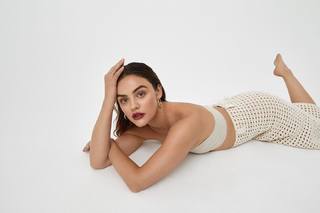 Lucy Hale feet photo thumbnail