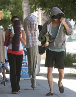 Vanessa Hudgens feet photo thumbnail