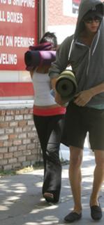 Vanessa Hudgens feet photo thumbnail