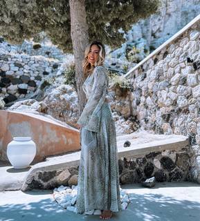 Athina Oikonomakou feet photo thumbnail
