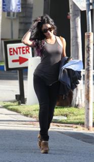 Vanessa Hudgens feet photo thumbnail