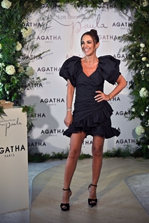 Paula Echevarría feet photo thumbnail